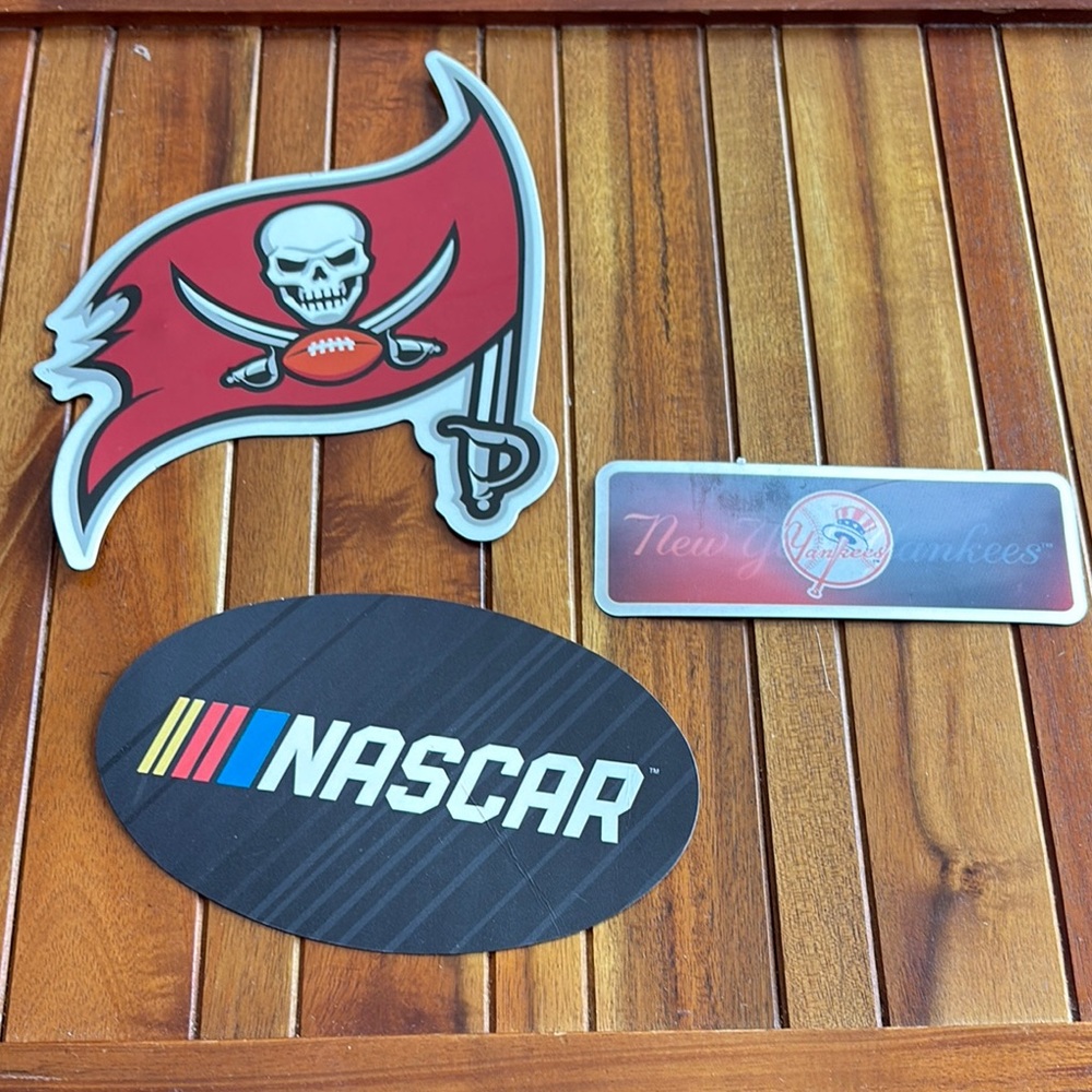 Lot Magnets. San Francisco Buccaneers NASCAR New York Yankees